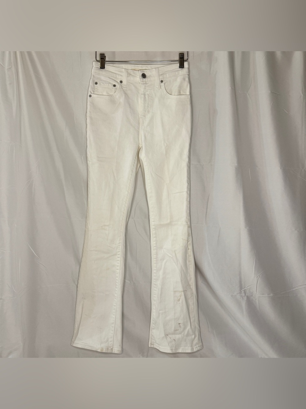 Levi’s White 725 High Rise Bootcut
